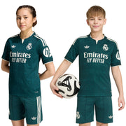 Conjunto Real Madrid Away 2027