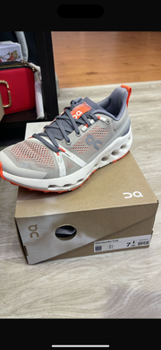 ON CloudSurfer Trail Frost/Ivory W